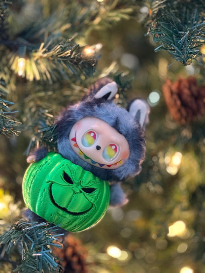 Bubus green guy clothes