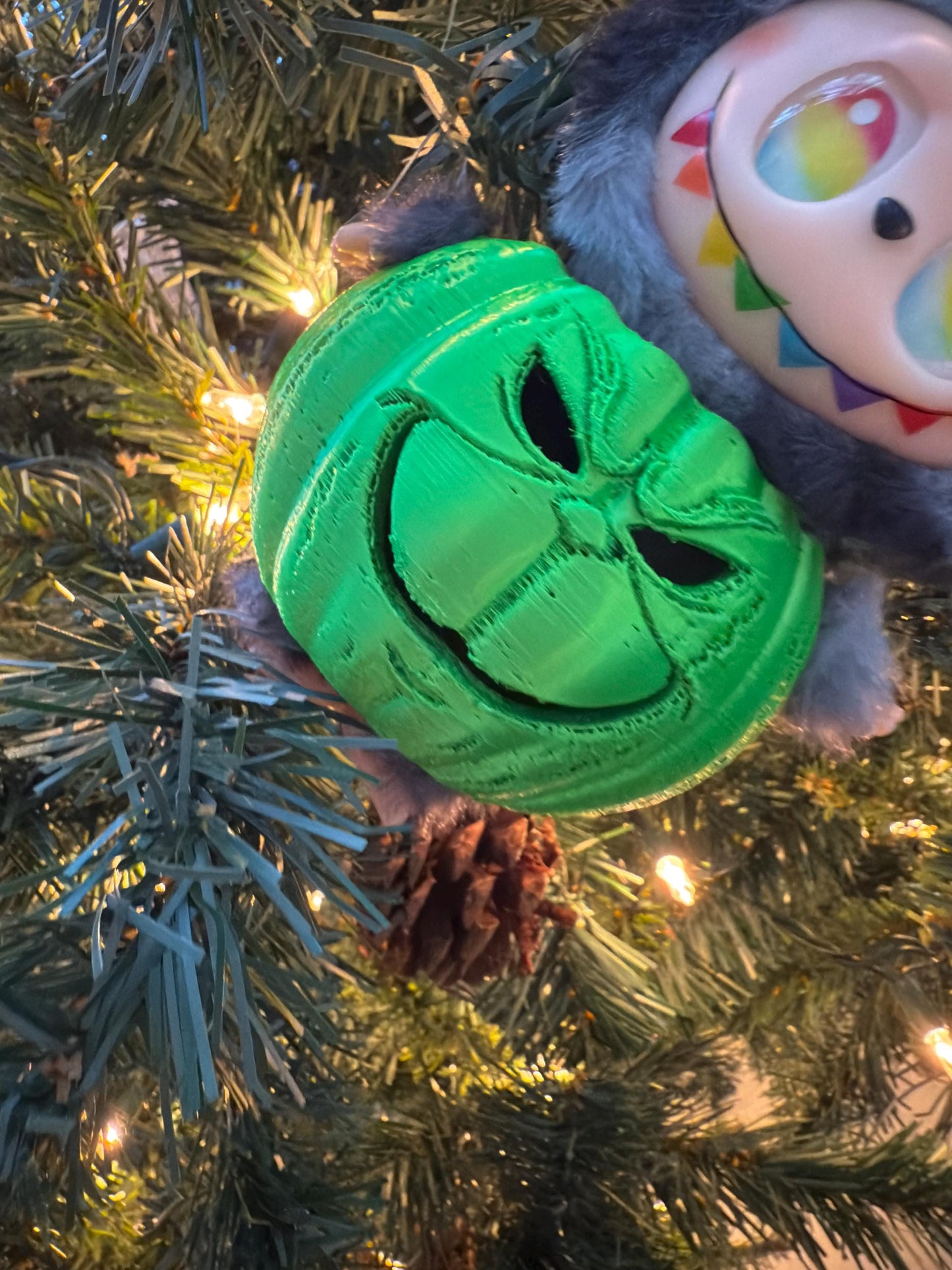 Bubus green guy clothes