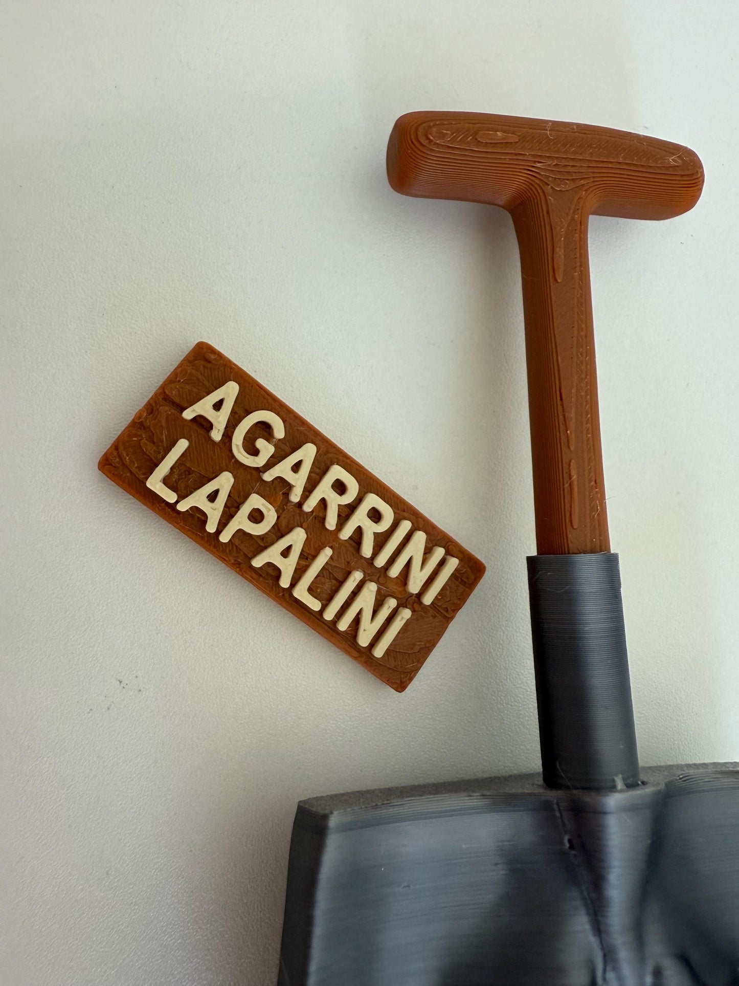 Sad Shovel Figurine – 3D Printed Pala Garrini Lapalini Viral TikTok Meme Decor Brainrot Home Accent Emotional Shovel Sculpture meme figure