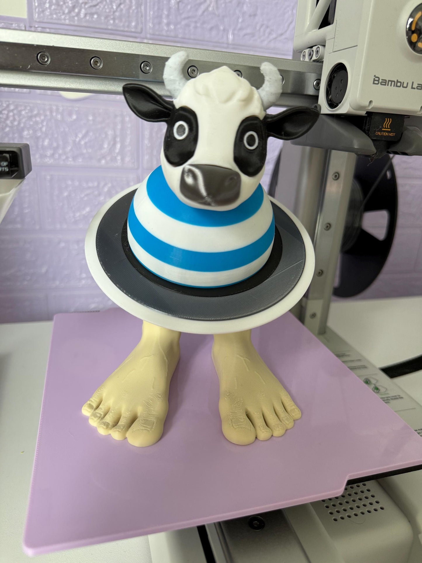 Vaca Saturno Saturnita Toy Funny gift cow Figure Viral TikTok Trend Collectible Desktop Gift for Meme Lovers Gen Z gift 
