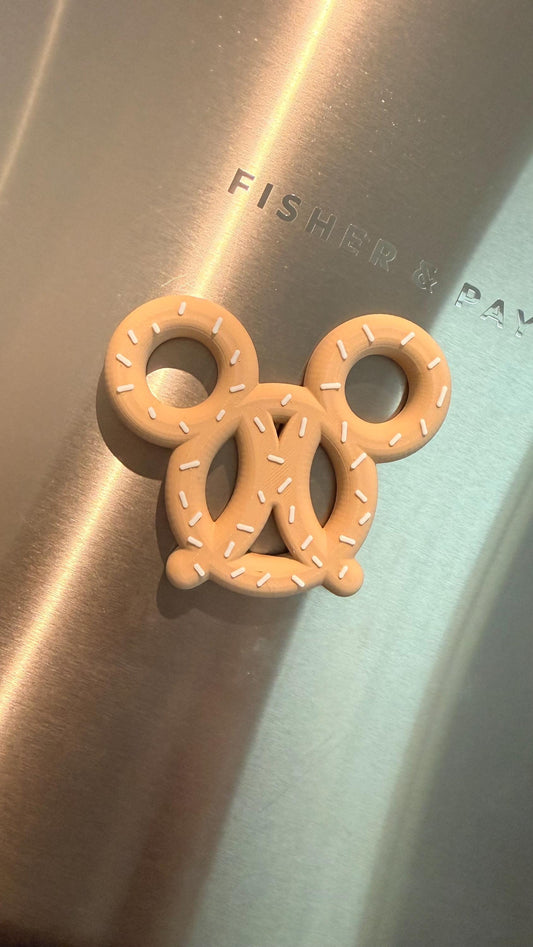 Pretzel Mouse Magnet, Bakery Fridge Magnet, Mouse Pretzel Decor, Kawaii Kitchen Magnet, 3D Printed Foodie Gift For Disne